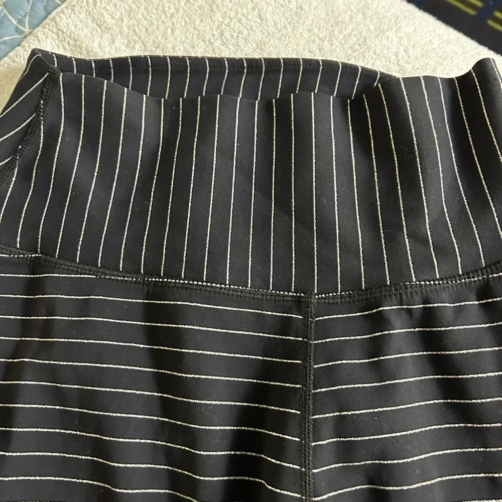 Glider Metallic Spandex Leggings - Picture 3 of 4